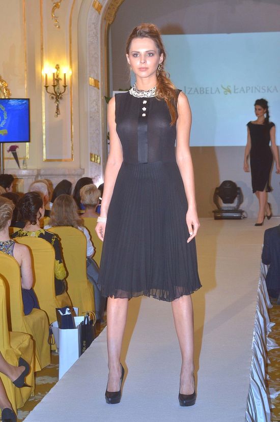 Miss Polski i Miss Supranational na pokazie nowej kolekcji Izabeli Łapińskiej