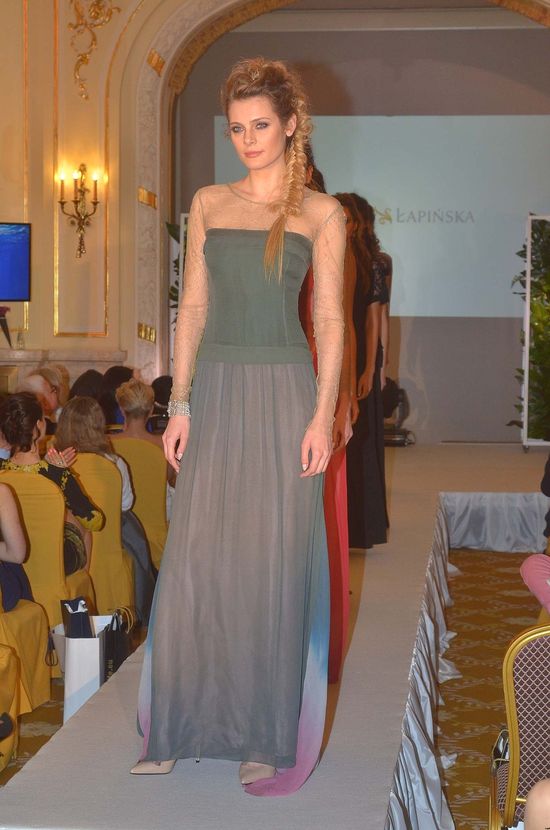 Miss Polski i Miss Supranational na pokazie nowej kolekcji Izabeli Łapińskiej