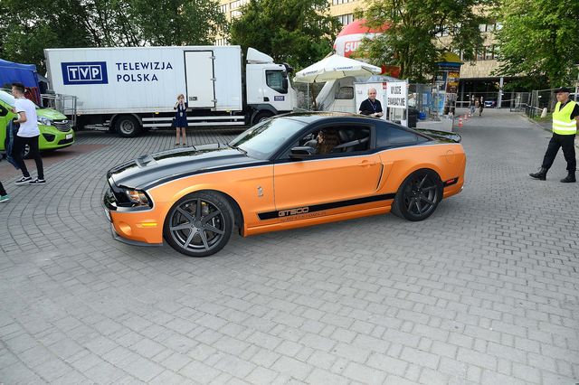 Nie uwierzysz, jakim samochodem wozi się Michał Szpak