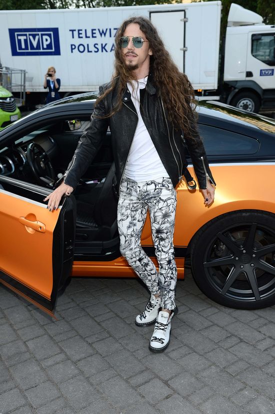 Michał Szpak triumfuje! Wokalista WYGRAŁ Grand Prix na Festiwalu w Opolu!