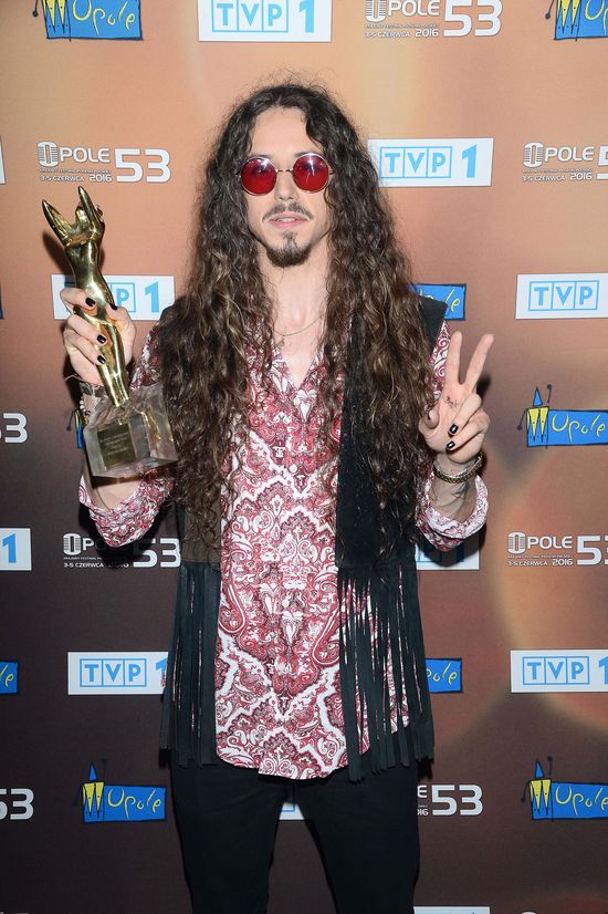 Michał Szpak triumfuje! Wokalista WYGRAŁ Grand Prix na Festiwalu w Opolu!