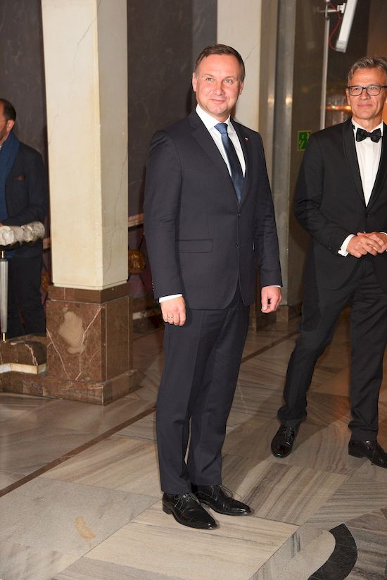 Reakcja Andrzeja Dudy na gola Roberta Lewandowskiego jest przezabawna! Reakcja Andrzeja Dudy na gola Roberta Lewandowskiego jest przezabawna!