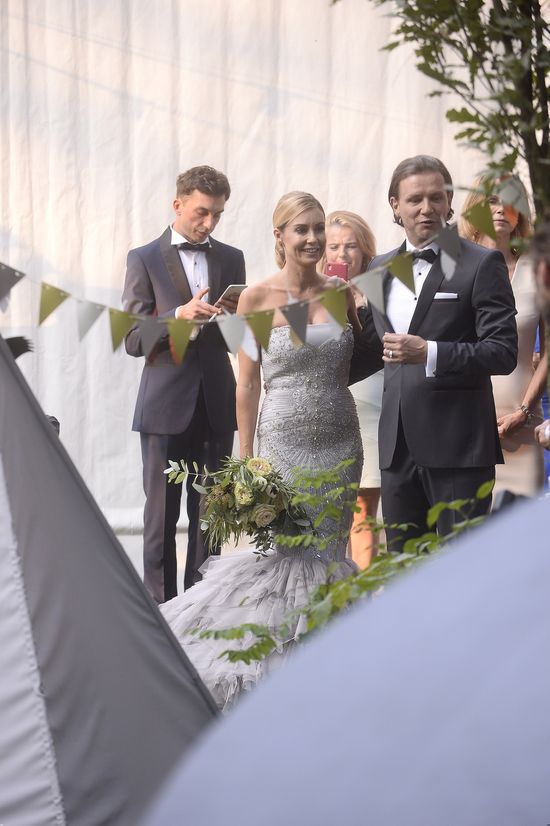 KOLEJNA suknia ślubna Małgorzaty Rozenek zrobiła duże wrażenie! (FOTO)