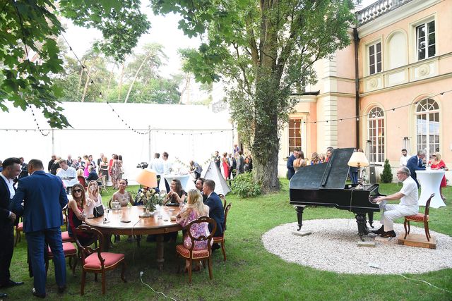 Na ślubie Małgorzaty Rozenek i Radka Majdana zjawiła się policja! Na ślubie Małgorzaty Rozenek i Radka Majdana zjawiła się policja!