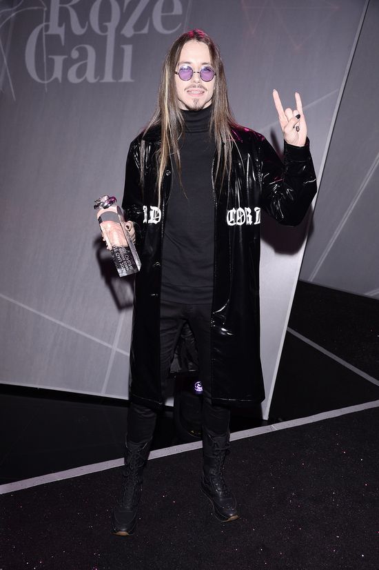 Michał Szpak naraził się fanom?! To zdjęcie mówi wiele... Michał Szpak naraził się fanom?! To zdjęcie mówi wiele...