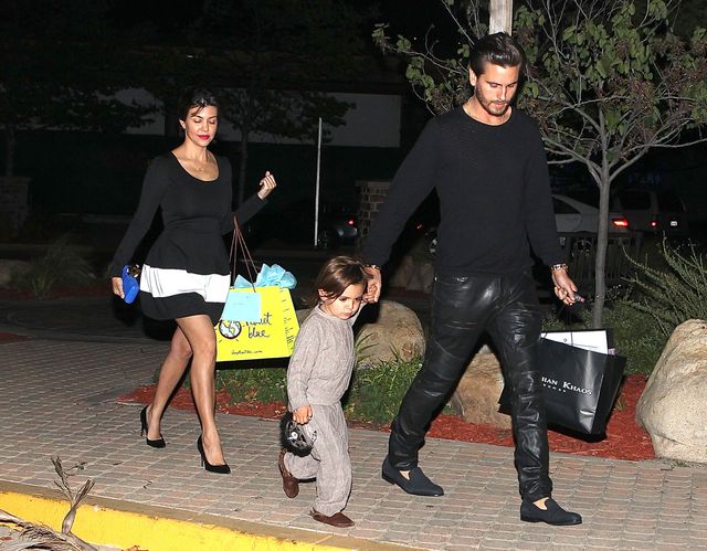 Klan Kardashianów na urodzinach jednej z sióstr (FOTO) Klan Kardashianów na urodzinach jednej z sióstr (FOTO)