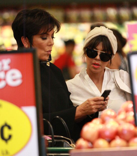 Klan Kardashianów na zakupach (FOTO) Klan Kardashianów na zakupach (FOTO)