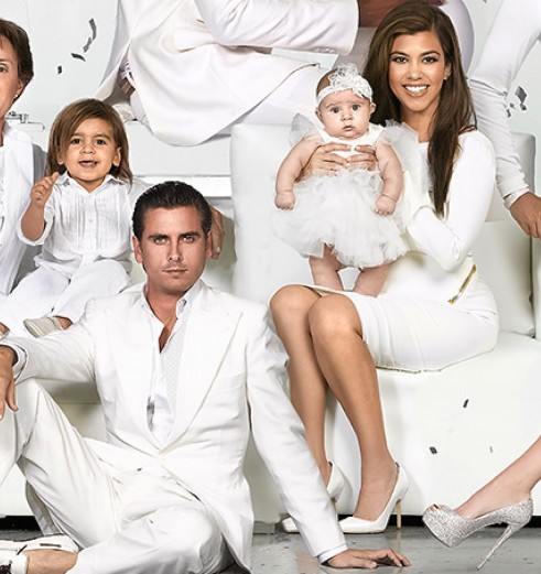 Świąteczna kartka Kardashianów - przesadzona? (FOTO)