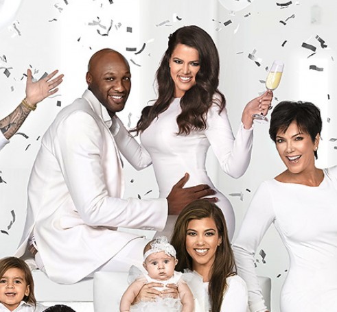 Świąteczna kartka Kardashianów - przesadzona? (FOTO)