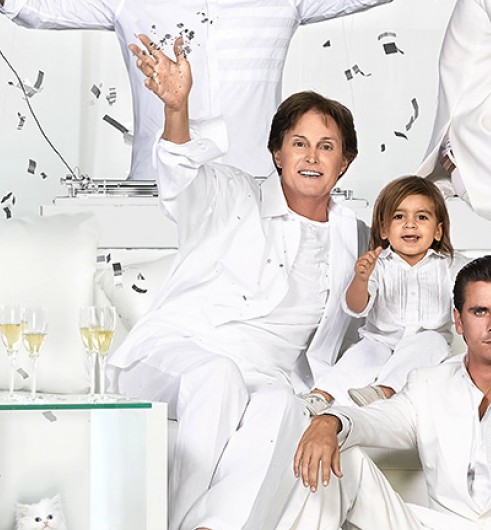 Świąteczna kartka Kardashianów - przesadzona? (FOTO)