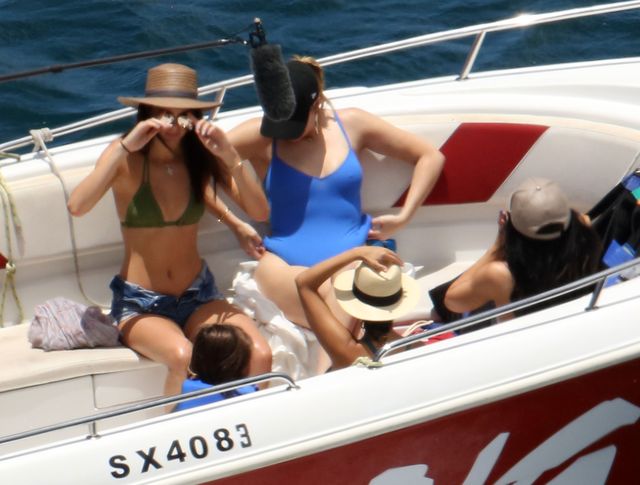 Tak Kardashianki bawią się na wakacjach (FOTO)