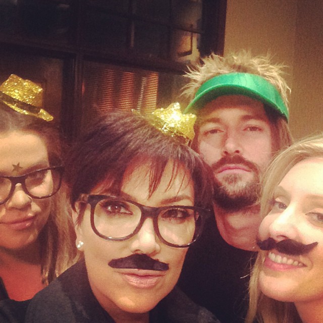 Kardashianowie znowu w komplecie (FOTO) Kardashianowie znowu w komplecie (FOTO)