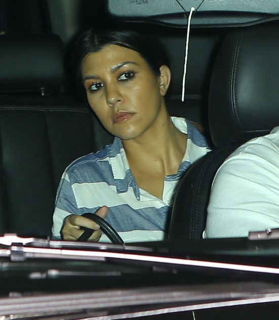 Miękkie lądowanie sióstr Kardashian (FOTO) Miękkie lądowanie sióstr Kardashian (FOTO)