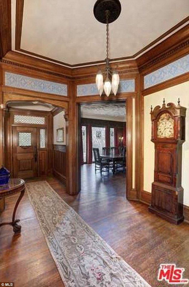 Tej rezydencji dorobiła się dzięki... robieniu tatuażów (FOTO) Tej rezydencji dorobiła się dzięki... robieniu tatuażów (FOTO)