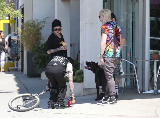 Pupa na wierzchu i okulary- kto zaszalał tym razem? (FOTO)