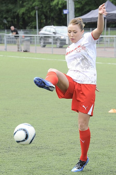 Zawadzka i Schejbal kopią piłkę (FOTO)