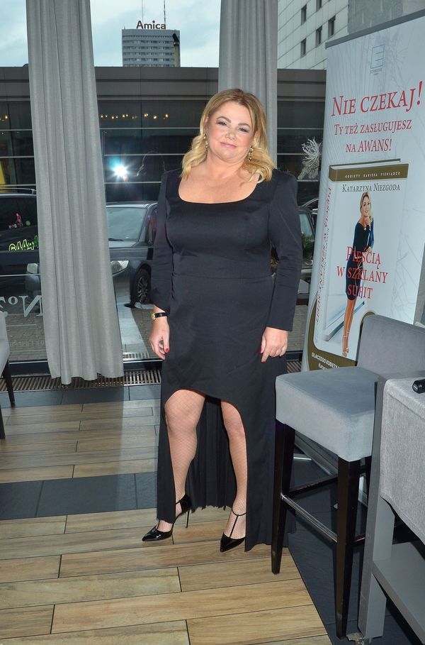 Seksowna Katarzyna Niezgoda promuje swoją książkę (ZDJĘCIA)