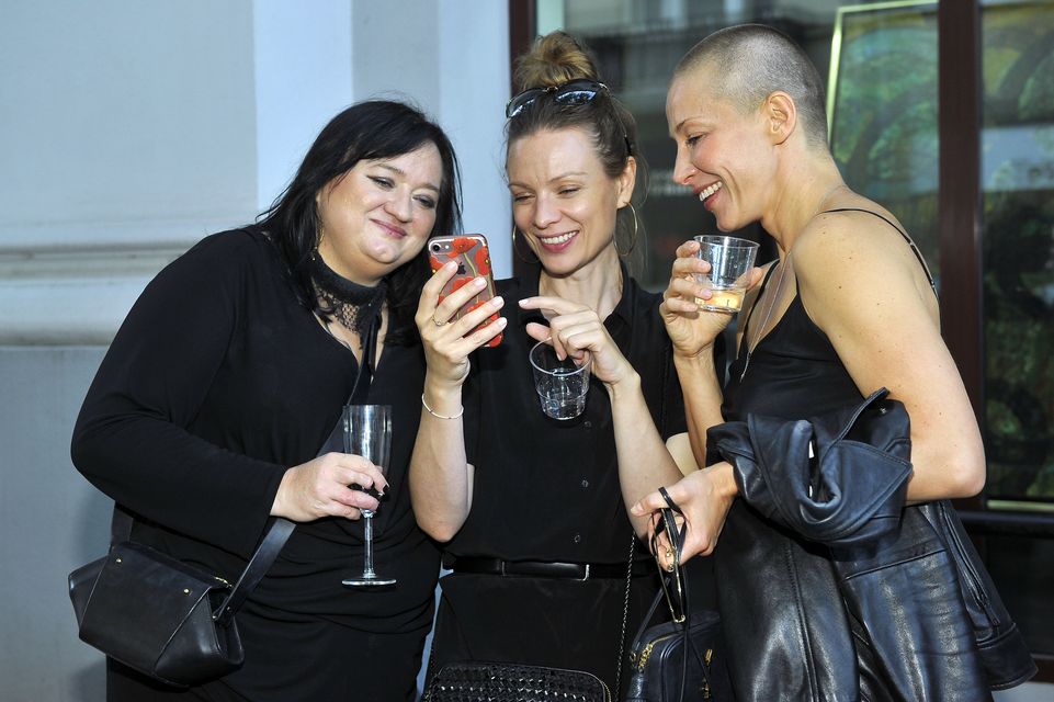 Kasia Warnke z ogoloną głową bryluje na salonach (ZDJĘCIA) Kasia Warnke z ogoloną głową bryluje na salonach (ZDJĘCIA)