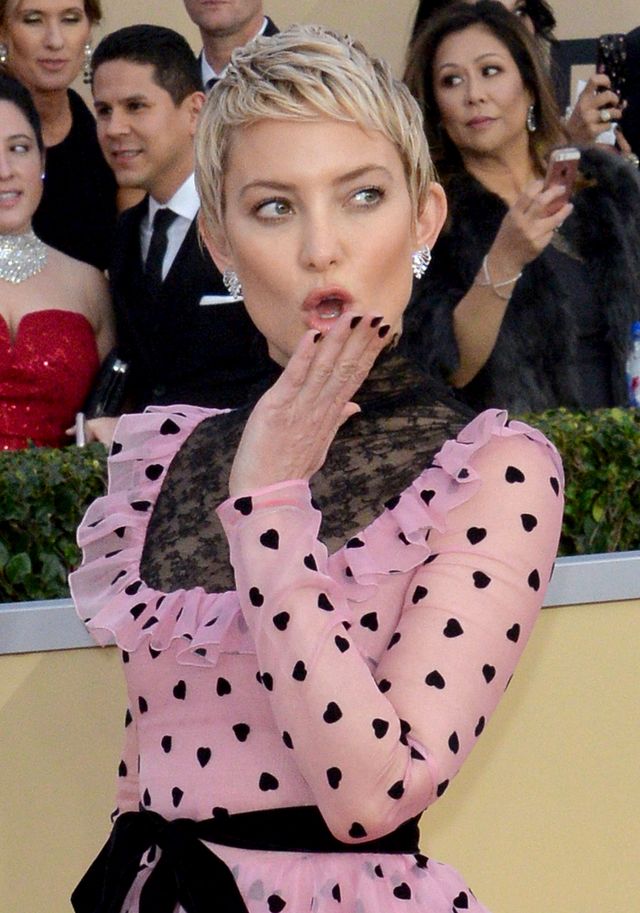 To chyba najgorsza stylizacja w karierze Kate Hudson (ZDJĘCIA) To chyba najgorsza stylizacja w karierze Kate Hudson (ZDJĘCIA)