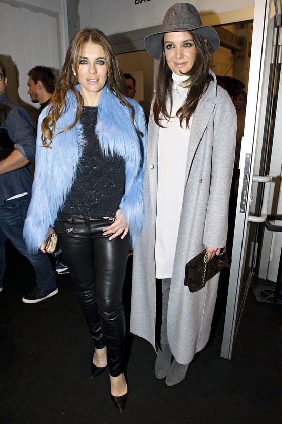 Po co Katie Holmes taśma klejąca na twarzy? [VIDEO]