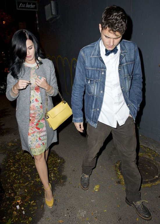 Szykowna Katy Perry z Johnem na kolacji (FOTO)