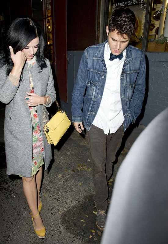 Szykowna Katy Perry z Johnem na kolacji (FOTO)