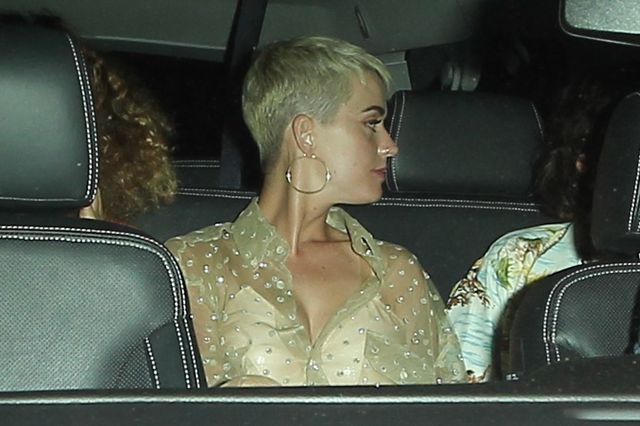 Jak Katy Perry ubrała się na kolację z Robertem Pattinsonem? (ZDJĘCIA)