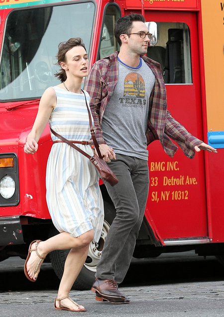 Keira Knightley za rączkę z Adamem Levine (FOTO)
