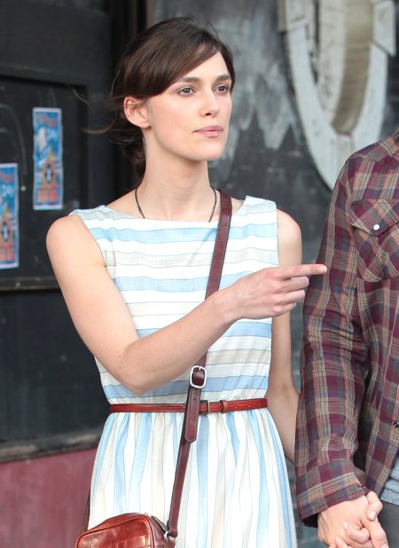 Keira Knightley za rączkę z Adamem Levine (FOTO)