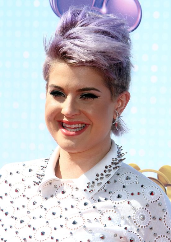 Kelly Osbourne w nowej fryzurze na salonach (FOTO) Kelly Osbourne w nowej fryzurze na salonach (FOTO)