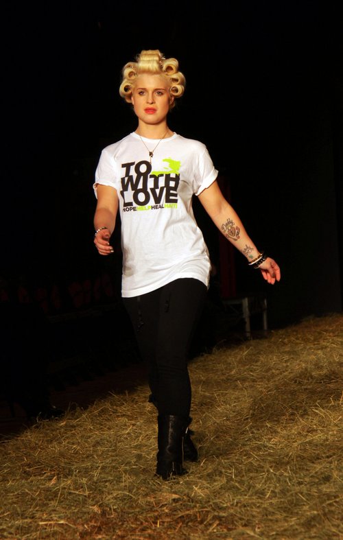 Kelly Osbourne schudła 30 kilogramów i pozuje w bikini 