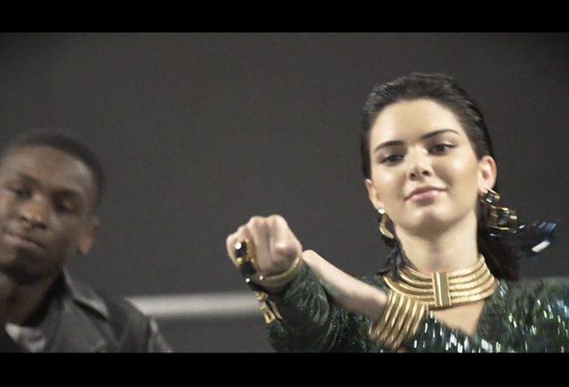  Kendall Jenner TAŃCZY w reklamie Balmain [VIDEO]