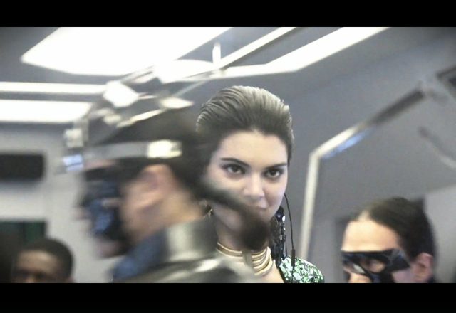  Kendall Jenner TAŃCZY w reklamie Balmain [VIDEO]