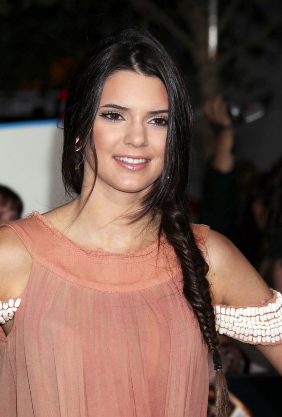 Life&Style: Kendall Jenner zoperowała nos? 