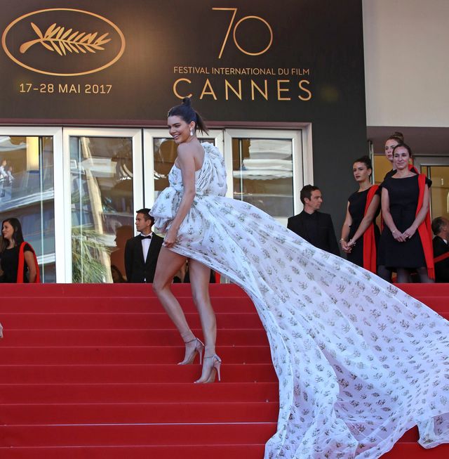 Kendall Jenner WYPRZEDZIŁA Gisele Bundchen - jest NAJLEPIEJ ZARABIAJĄCĄ modelką