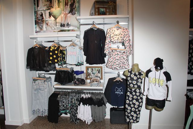 Jak zarabiają i wydają pieniądze Kylie i Kendall Jenner? 