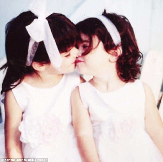 Ulubione zdjęcie z dzieciństwa Kendall i Kylie Jenner (FOTO)