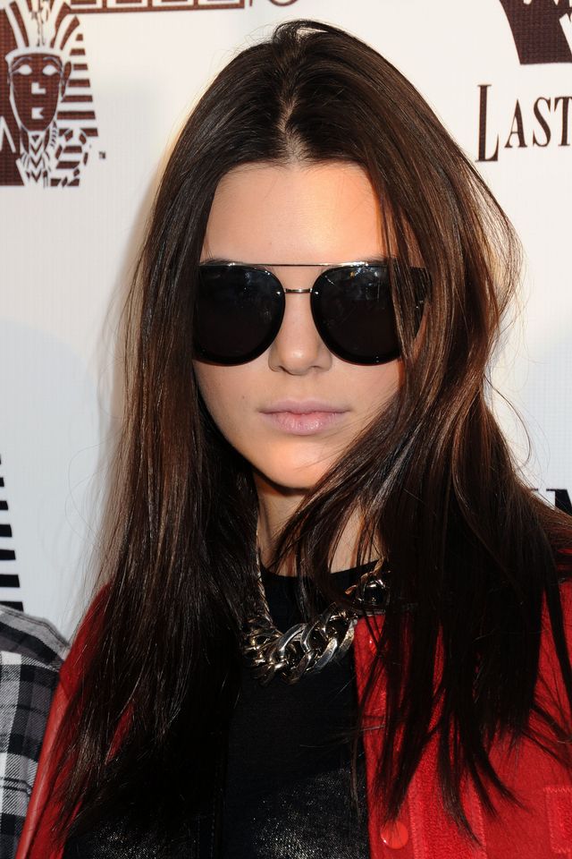 Trądzik i napompowane usta Kendall Jenner - zoom na twarz modelki Trądzik i napompowane usta Kendall Jenner - zoom na twarz modelki