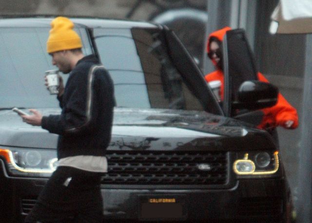 Kendall Jenner z chłopakiem na kawie (FOTO) Kendall Jenner z chłopakiem na kawie (FOTO)