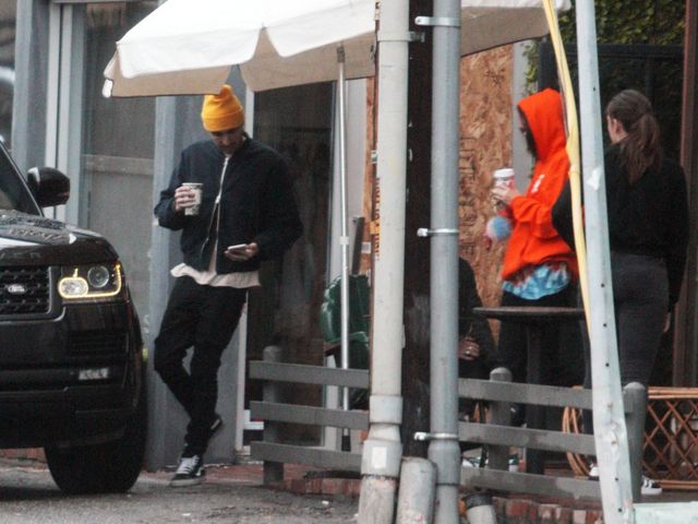 Kendall Jenner z chłopakiem na kawie (FOTO) Kendall Jenner z chłopakiem na kawie (FOTO)