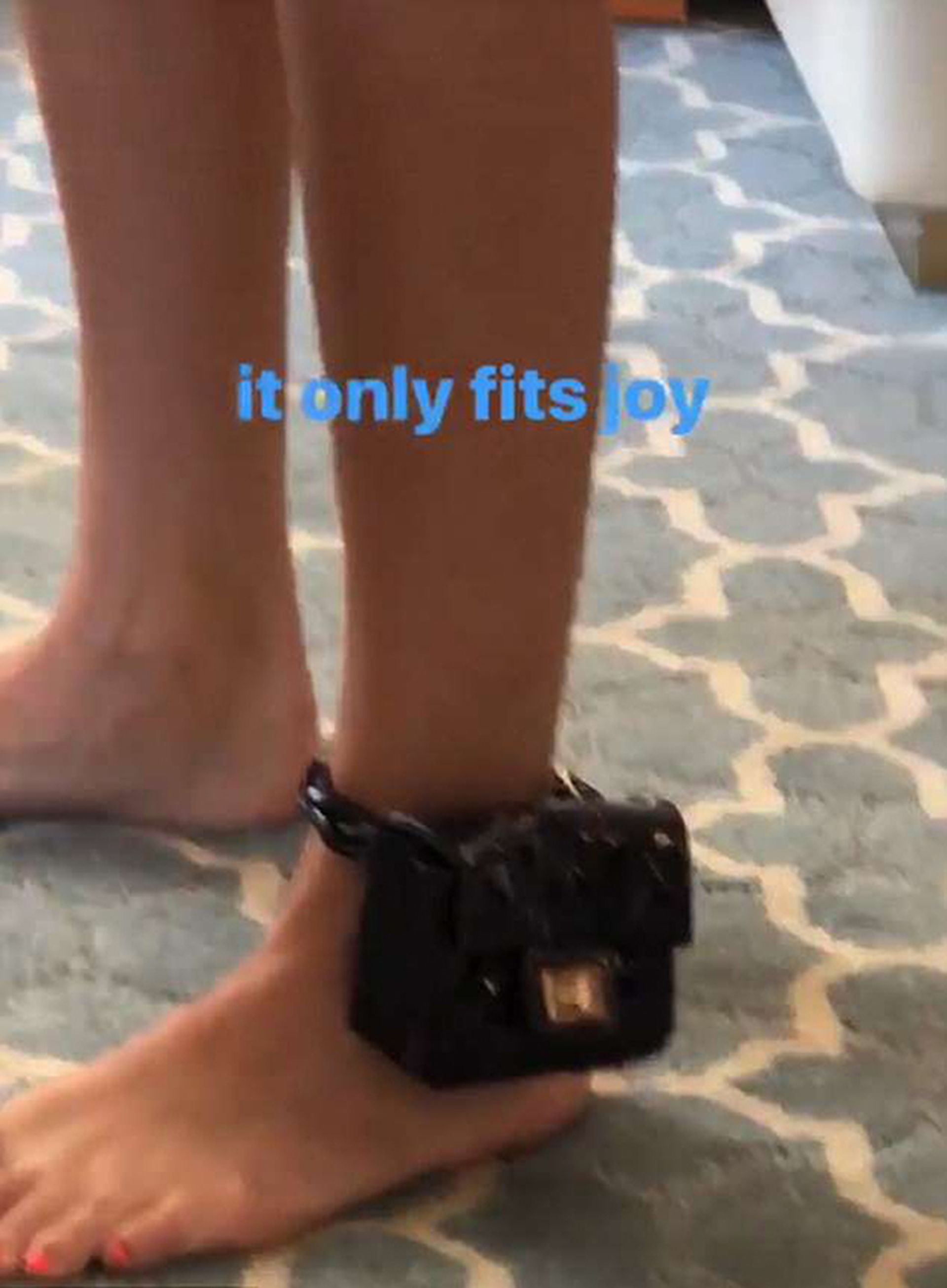 Fani pękają ze ŚMIECHU przez ten DROGI gadżet Kendall Jenner