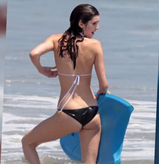 Kendall Jenner w patriotycznym bikini (FOTO)