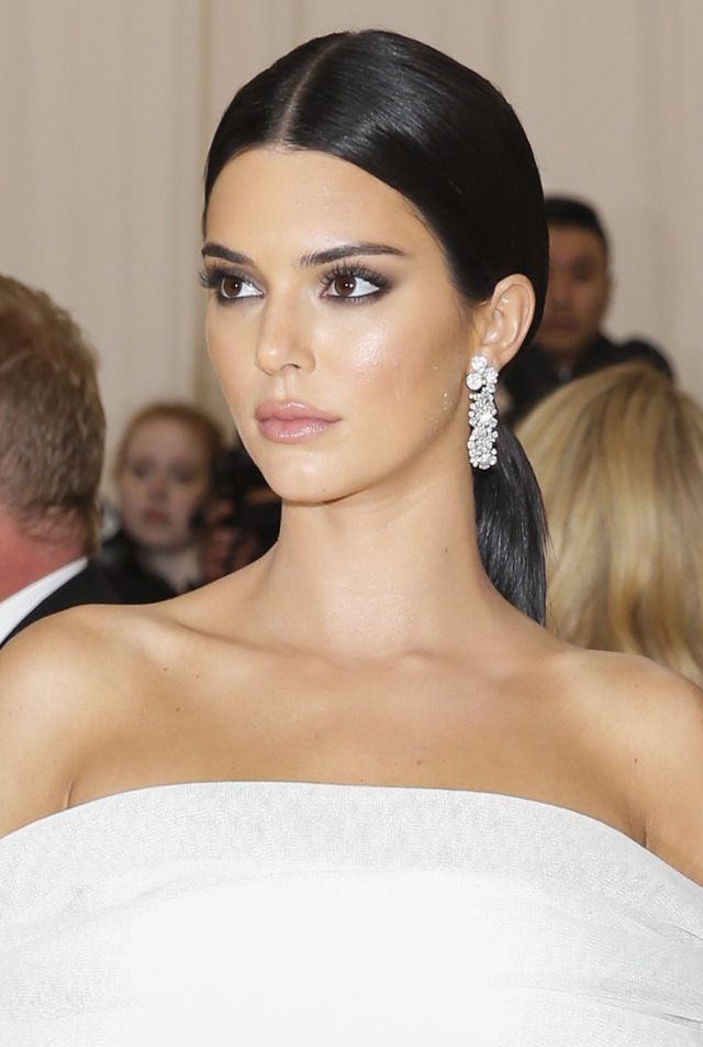 ZJAWISKOWE kreacje na Met Gali 2018: Kardashianki, Rihanna jak papież...