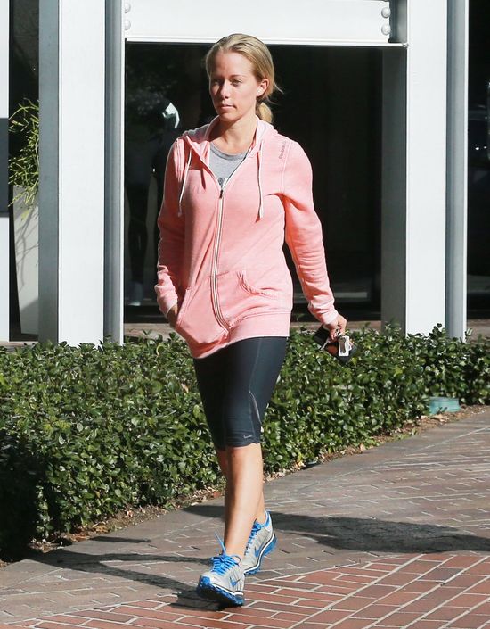 Zrzuciła już wszystkie kilogramy po ciąży? (FOTO)