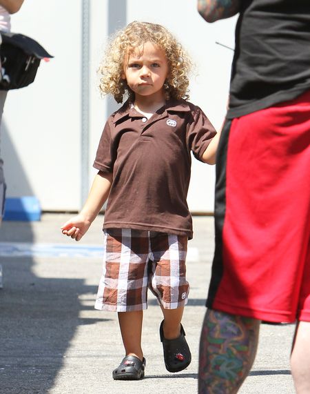 Czyj to uroczy synek? (FOTO)