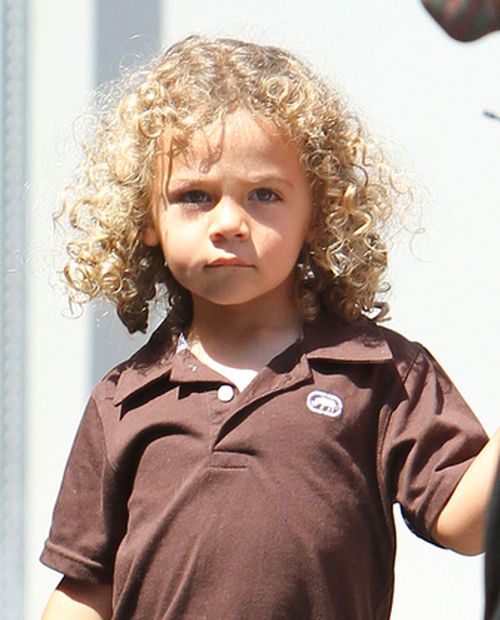 Czyj to uroczy synek? (FOTO)