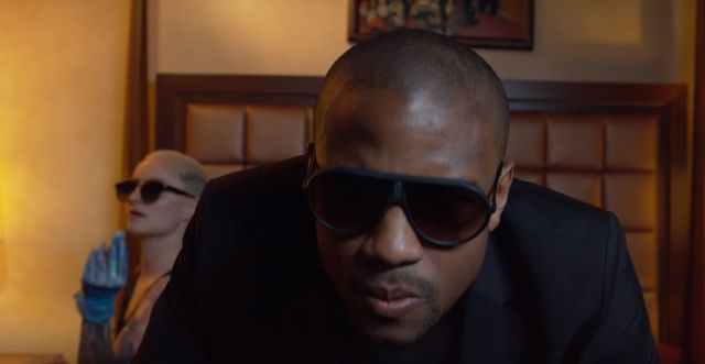 Na tym nagraniu Amber Rose wpycha palce w **** Kanye, a Leo pije wódkę