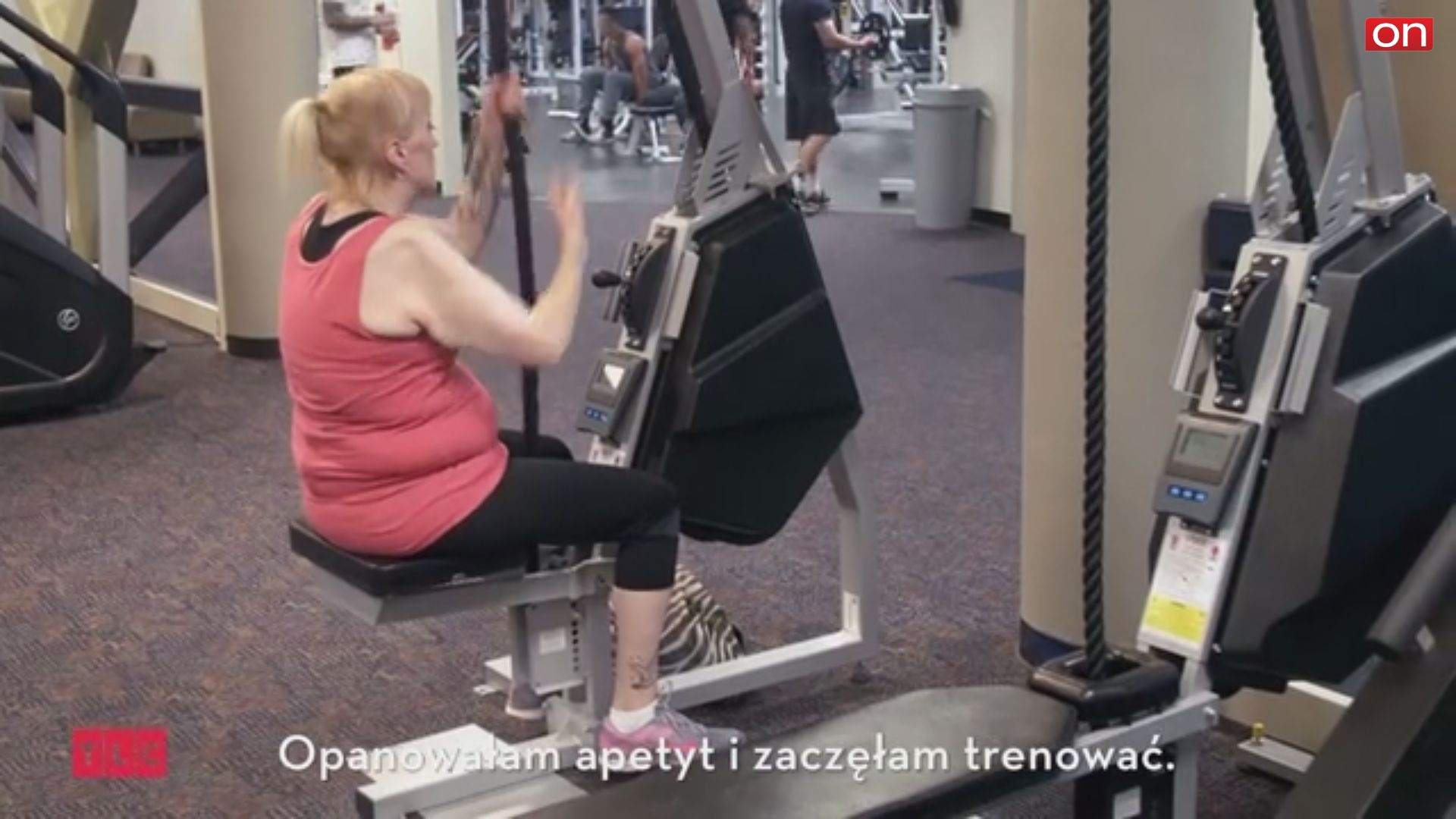 Jest ładna i dobrze wygląda, ale kiedy patrzy na ciało, widzi.. ohydną staruszkę Jest ładna i dobrze wygląda, ale kiedy patrzy na ciało, widzi.. ohydną staruszkę