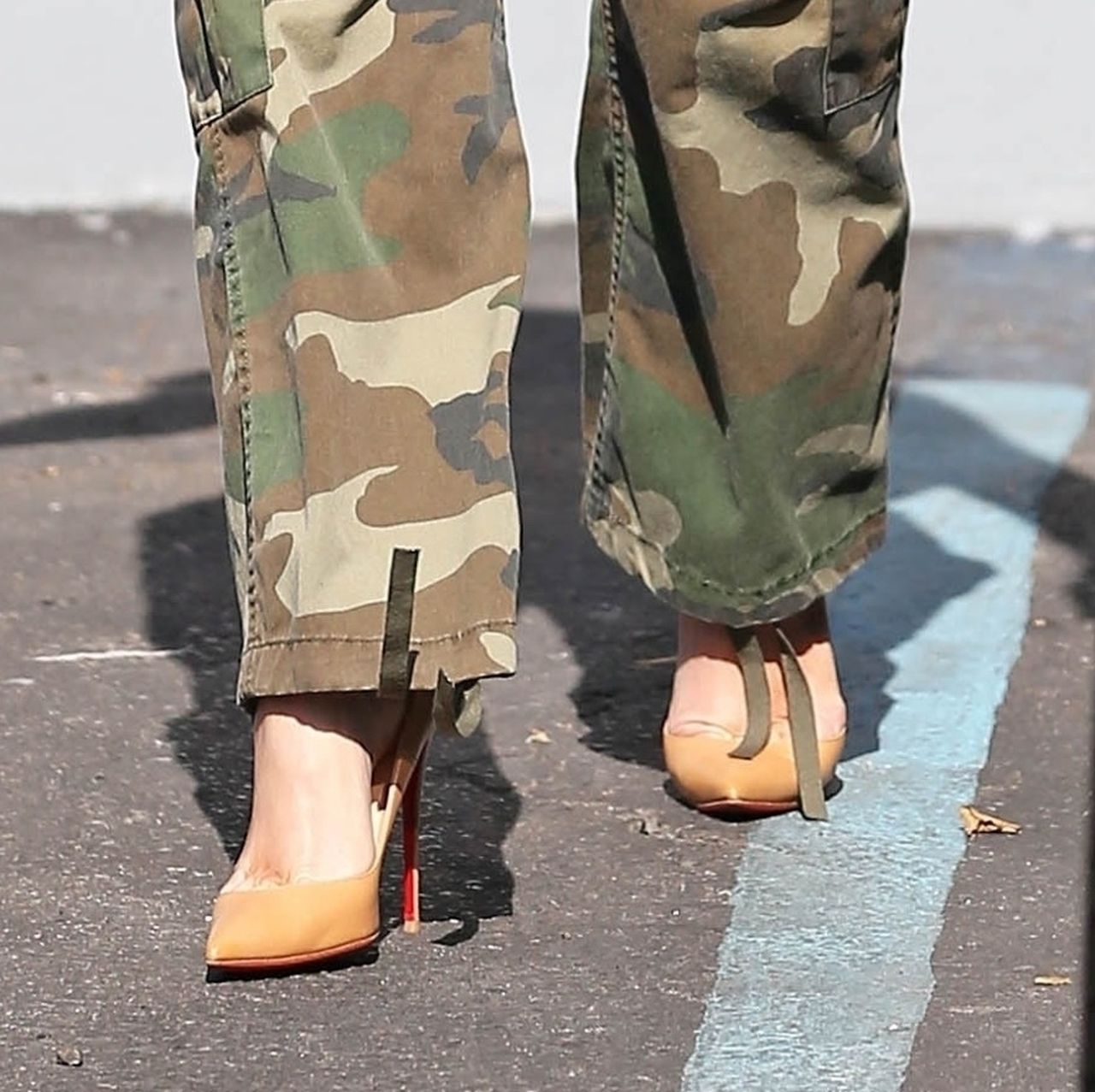 Na tym zdjęciu widać, że Khloe już nie karmi piersią córeczki (ZDJĘCIA) Na tym zdjęciu widać, że Khloe już nie karmi piersią córeczki (ZDJĘCIA)