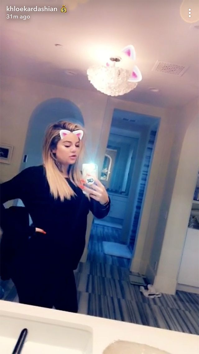 Khloe Kardashian pokazała, jak naprawdę wygląda jej brzuszek (Snapchat)